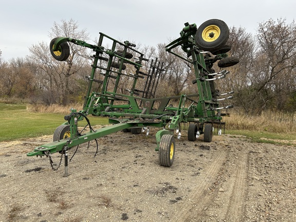 2017 John Deere 2410 Chisel Plow