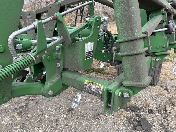 2017 John Deere 2410 Chisel Plow