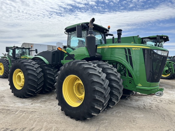 2018 John Deere 9520R Tractor 4WD