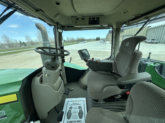 2018 John Deere 9520R Tractor 4WD