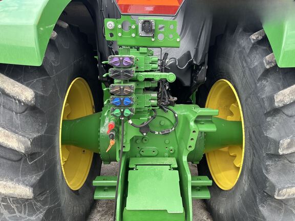 2018 John Deere 9520R Tractor 4WD