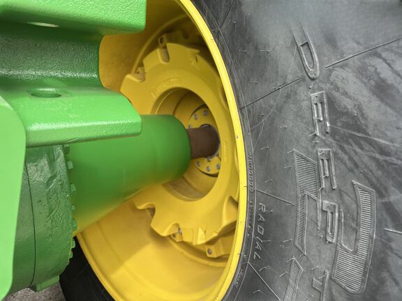 2018 John Deere 9520R Tractor 4WD