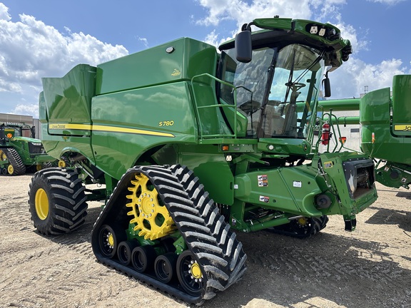 2024 John Deere S780 Combine