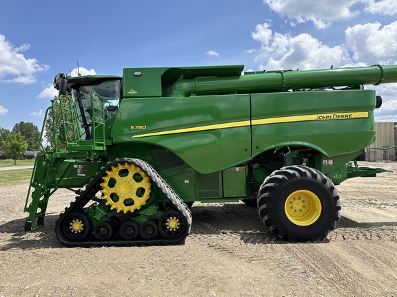 2024 John Deere S780 Combine