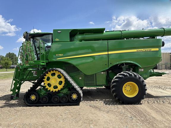 2024 John Deere S780 Combine