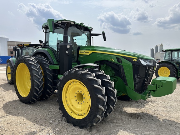 2023 John Deere 8R 370 Tractor