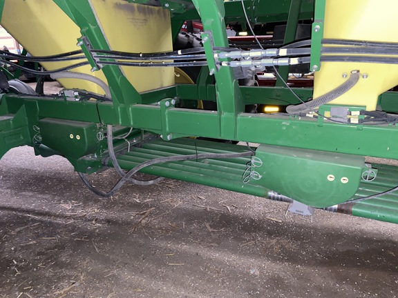 2014 John Deere 1890 Air Seeder