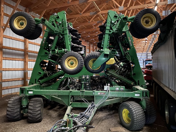 2014 John Deere 1890 Air Seeder