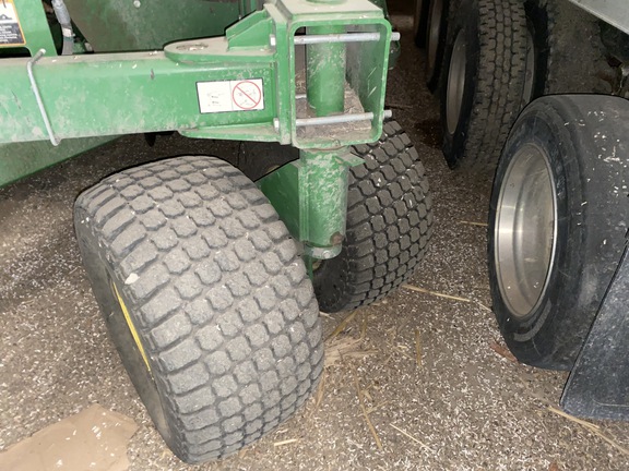 2014 John Deere 1890 Air Seeder