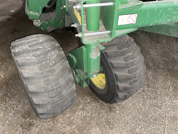 2014 John Deere 1890 Air Seeder