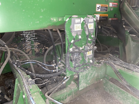 2014 John Deere 1890 Air Seeder