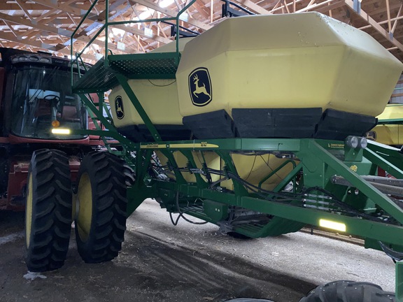 2014 John Deere 1890 Air Seeder