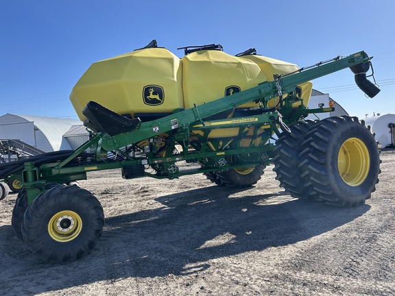 2021 John Deere 1890 Air Seeder