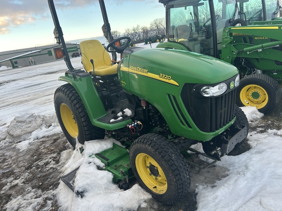 2010 John Deere 3320 Tractor Compact