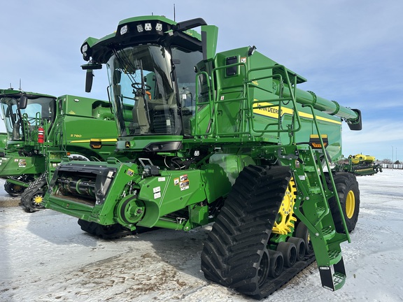 2025 John Deere S7 800 Combine