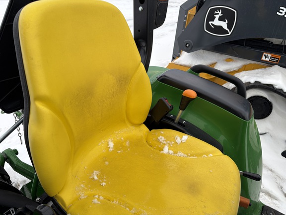 2021 John Deere 3046R Tractor Compact