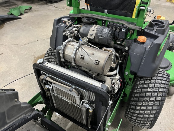 2023 John Deere Z997R Mower/Zero Turn