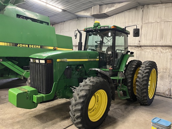 1998 John Deere 8200 Tractor