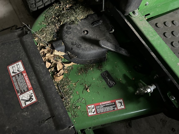 2023 John Deere Z740R Mower/Zero Turn