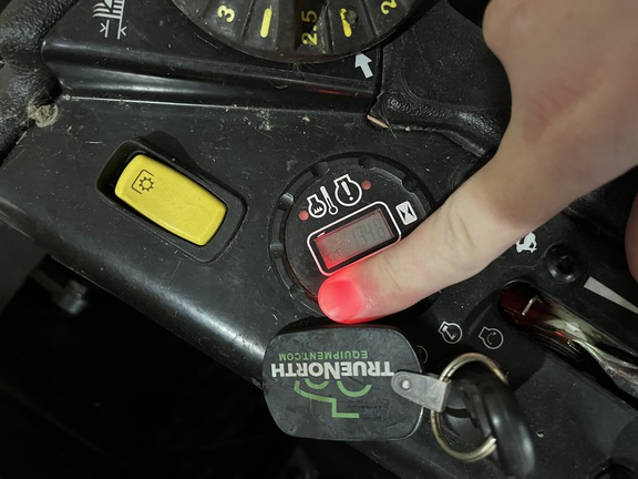 2023 John Deere Z920M Mower/Zero Turn