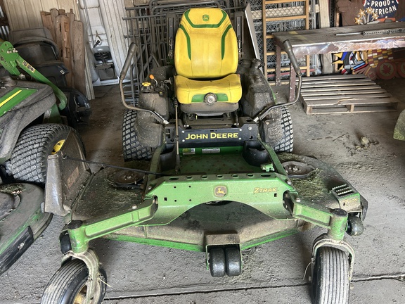 2023 John Deere Z950R Mower/Zero Turn