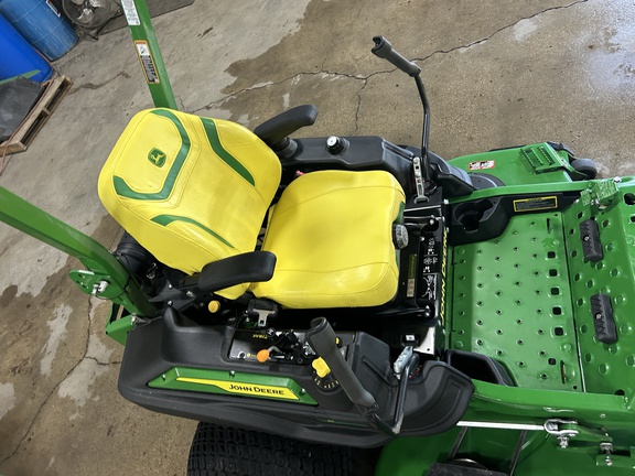 2023 John Deere Z950R Mower/Zero Turn