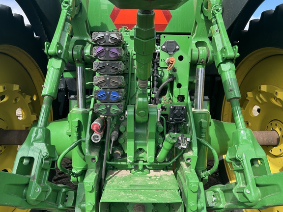 2022 John Deere 8R 370 Tractor