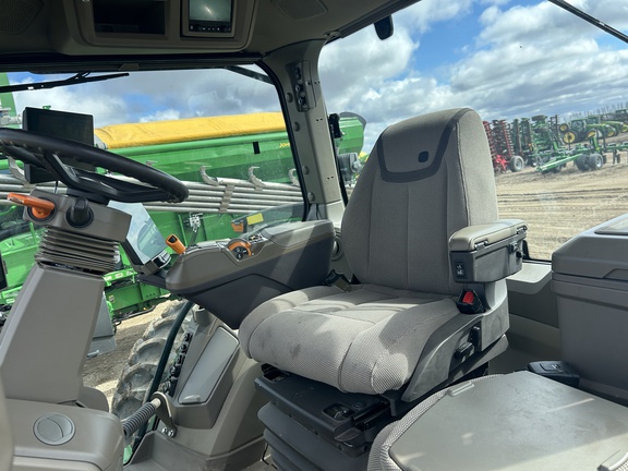 2022 John Deere 8R 370 Tractor