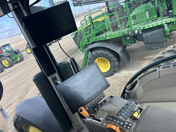 2022 John Deere 8R 370 Tractor