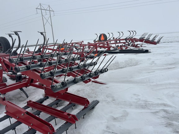 2015 Wil-Rich QX2 Field Cultivator