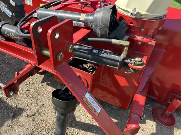 Buhler Farm King 600 Snow Blower