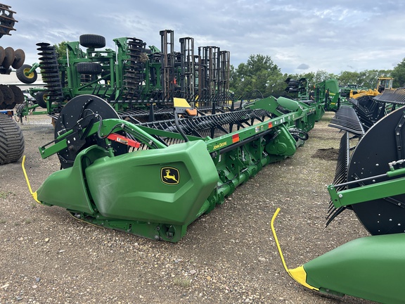 2021 John Deere RD40F Header Combine