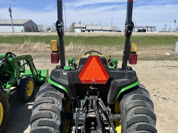 2022 John Deere 3032E Tractor Compact