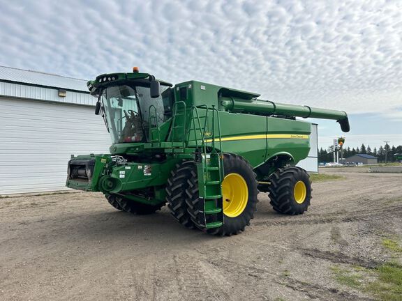 2020 John Deere S780 Combine