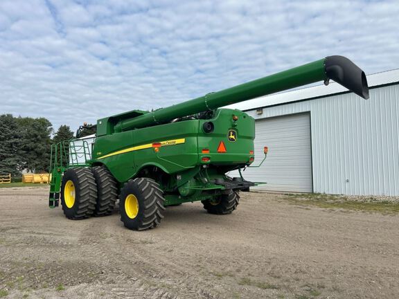 2020 John Deere S780 Combine