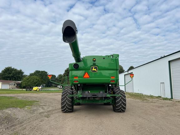 2020 John Deere S780 Combine