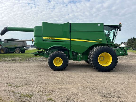 2020 John Deere S780 Combine