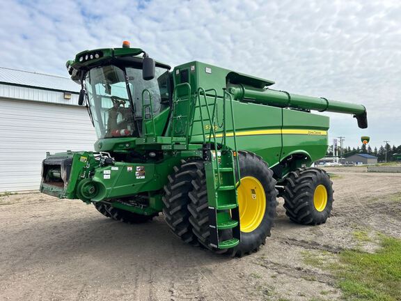 2020 John Deere S780 Combine