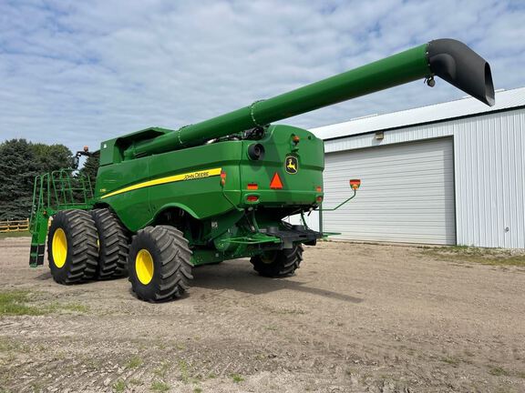 2020 John Deere S780 Combine