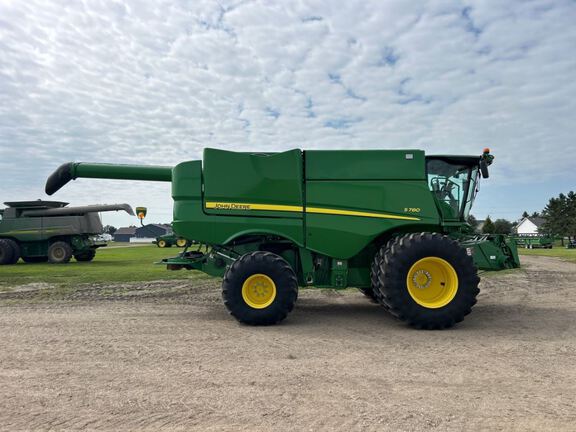 2020 John Deere S780 Combine