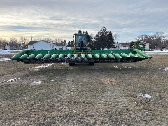 2012 John Deere 618C Header Corn Head