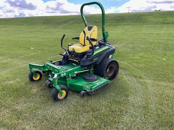 2022 John Deere Z960M Mower/Zero Turn