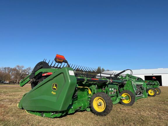 2023 John Deere HD40F Header Combine