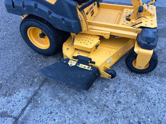 Cub Cadet PRO Z 100 Mower/Zero Turn