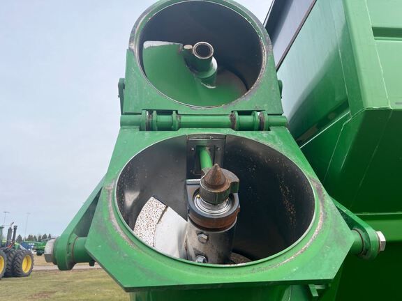 2010 Brent 1194 Grain Cart