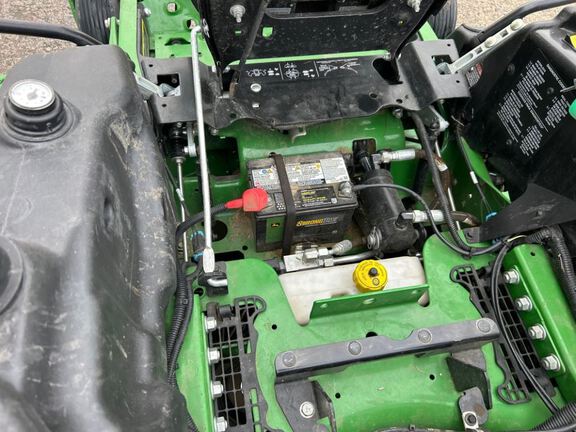 2022 John Deere Z950R Mower/Zero Turn