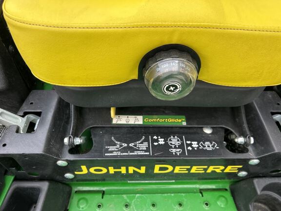 2022 John Deere Z950R Mower/Zero Turn