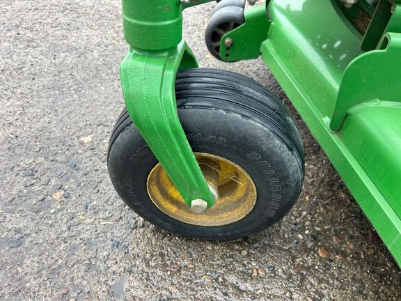 2022 John Deere Z950R Mower/Zero Turn