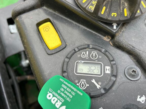 2022 John Deere Z950R Mower/Zero Turn