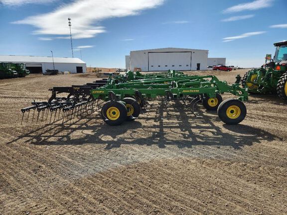 2023 John Deere 2230FH Field Cultivator